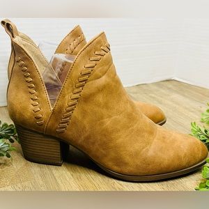 AMS Short Boot Women’s Sz US 10 Chestnut Faux Suede EUC Beautiful Stitching